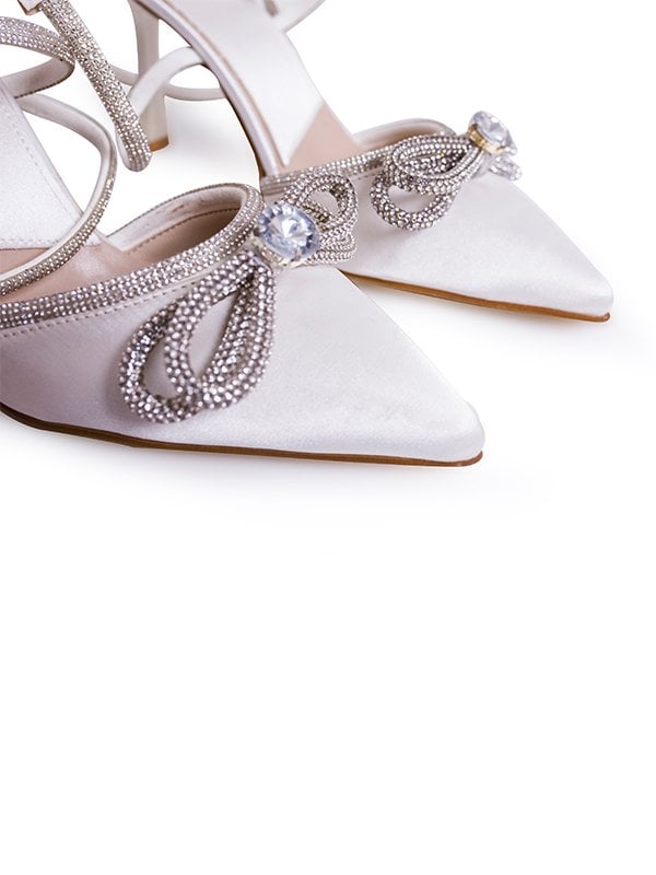 Gümüş Fiyonk Detaylı Pointed Toe Topuklu Ayakkabı